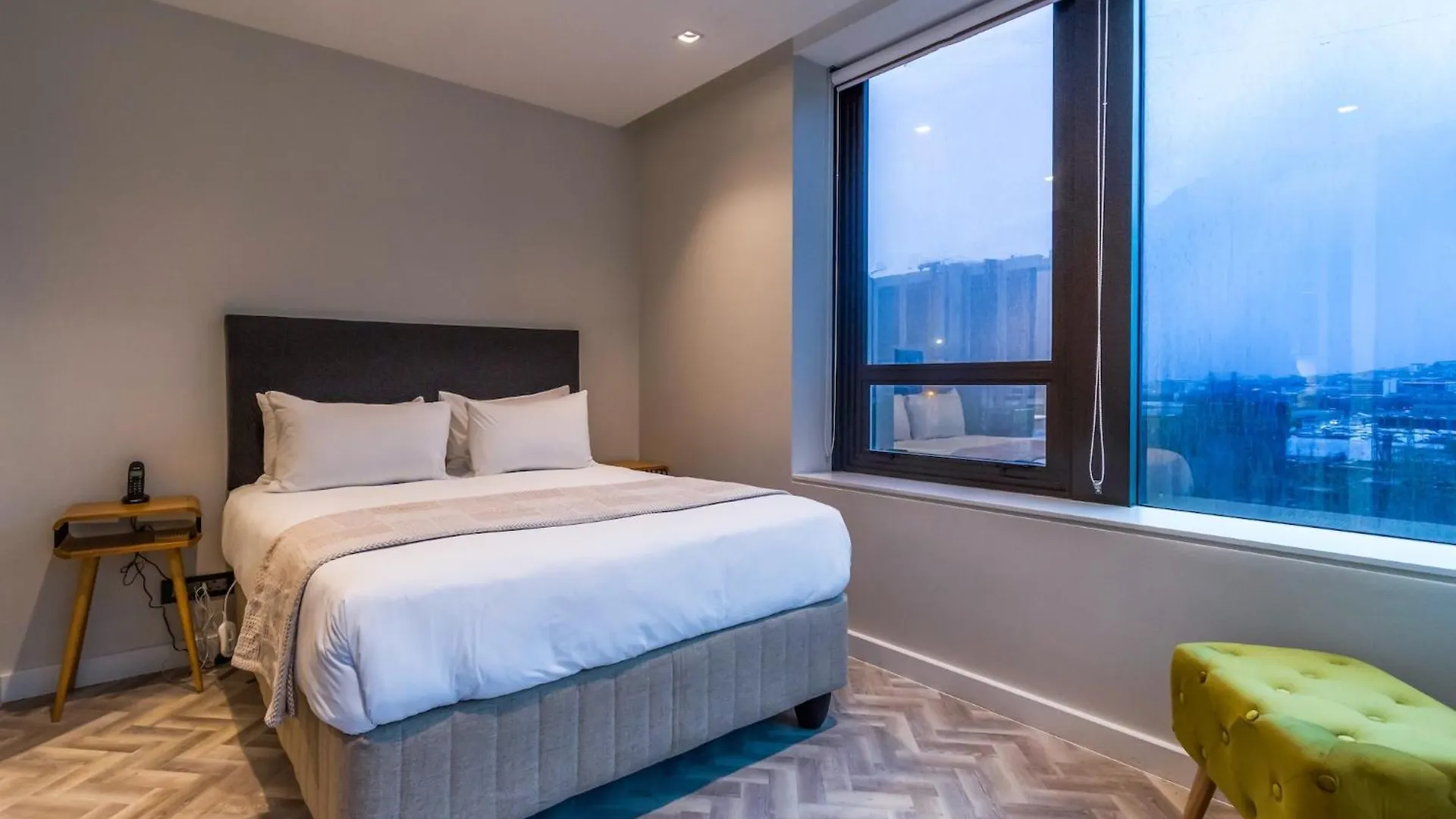 Luxurious One Bed At Foreshore Place Cape Town