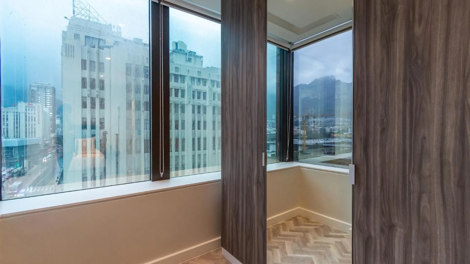 Luxurious One Bed At Foreshore Place Cape Town Apartment